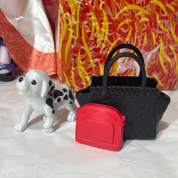 Disney Villains 🐾Cruella de Vil Fashion Doll - Picture 6 of 11